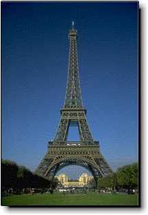 paris_eiffel_tower_vertical_288039.jpg